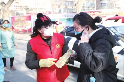 用點滴善舉筑就強大正能量 蘭州市各級道德模范、蘭州好人齊心援助抗擊疫情一線