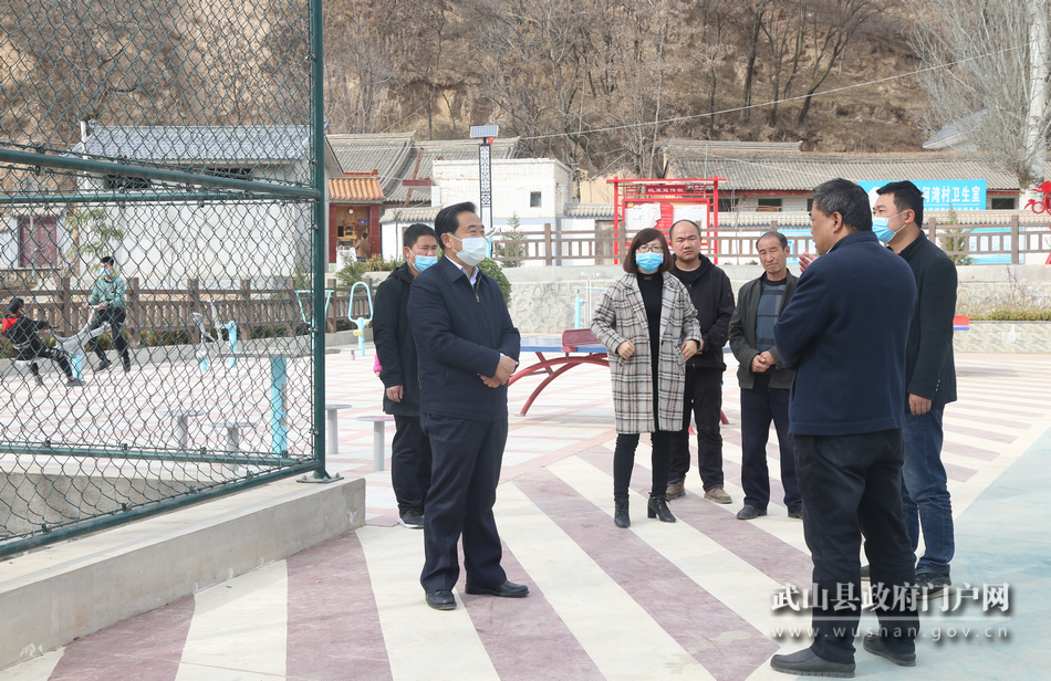 索鴻賓調(diào)研指導(dǎo)脫貧攻堅(jiān)、鄉(xiāng)村振興等工作