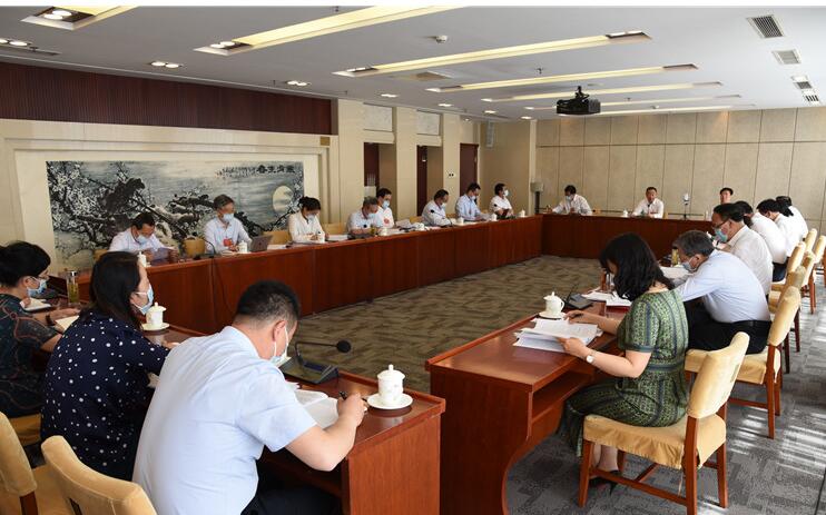 【兩會(huì)快訊】甘肅代表團(tuán)分組審議全國(guó)人大常委會(huì)工作報(bào)告，唐仁健參加第二小組會(huì)議并發(fā)言