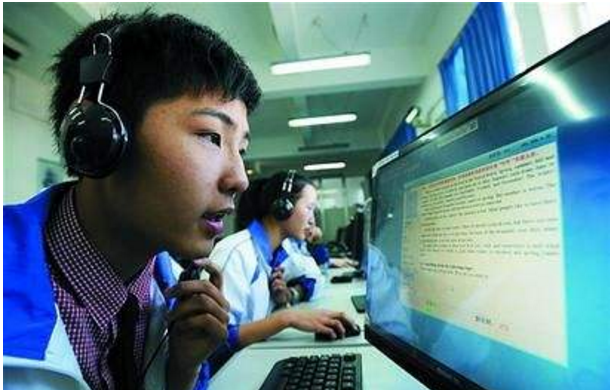 明年中考英語啟動(dòng)“人機(jī)對(duì)話”模式