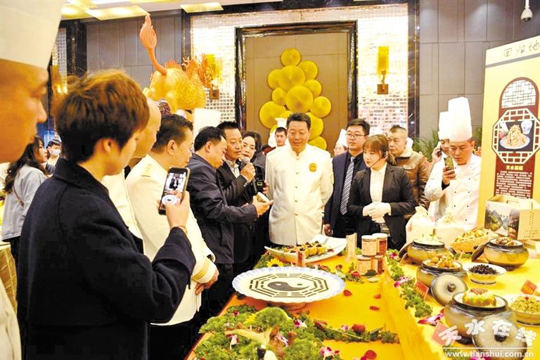 隴菜藝術(shù)盛典聚焦隴菜經(jīng)濟(jì)新成就——中國烹飪大師、甘肅省隴菜協(xié)會會長趙長安專訪