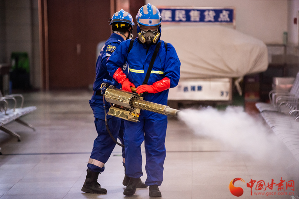 【新春走基層】護(hù)航回家路，蘭州車站這波操作很硬核！