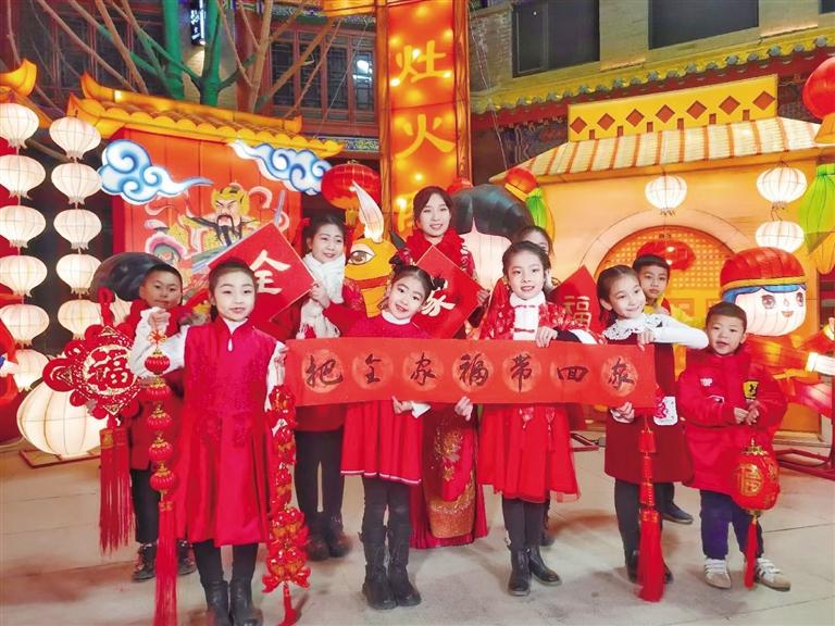 中共蘭州市委宣傳部出品 原創(chuàng)音樂電視《全家福》 向全市人民拜年！