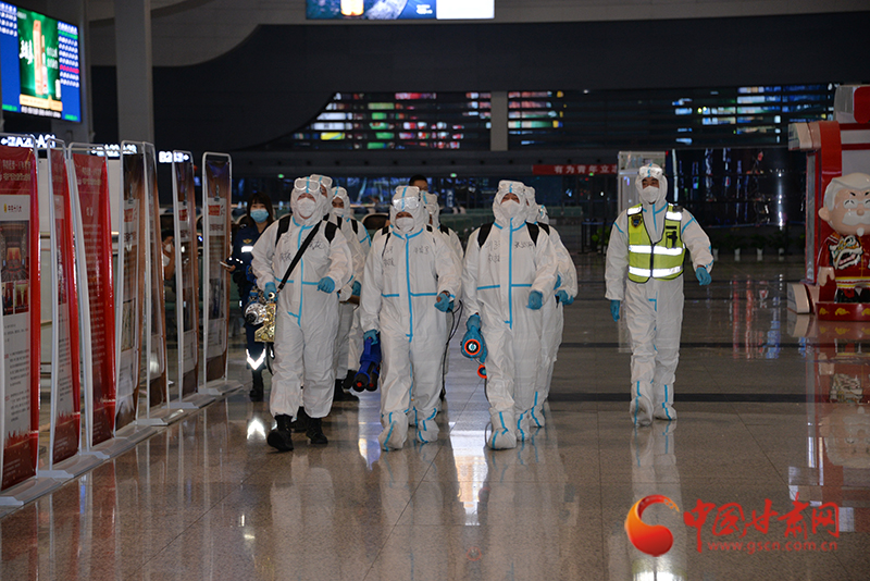 【隴拍客】蘭州西客站全面消殺，場面堪比大片