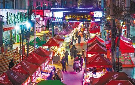 蘭州市城關(guān)區(qū)正寧路小吃夜市、南關(guān)民族風(fēng)味一條街恢復(fù)營(yíng)業(yè)