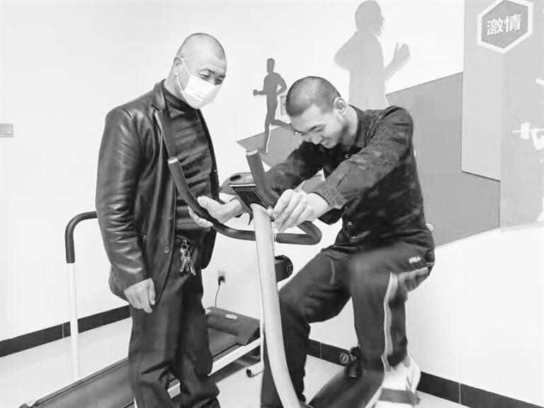 父愛如山！張掖高臺(tái)殘疾父親悉心照顧殘疾兒子20余年