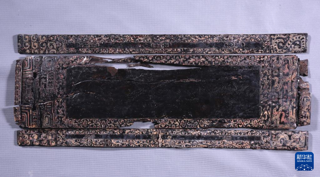 江西樟樹市國字山戰(zhàn)國墓葬出土漆瑟（資料圖）。