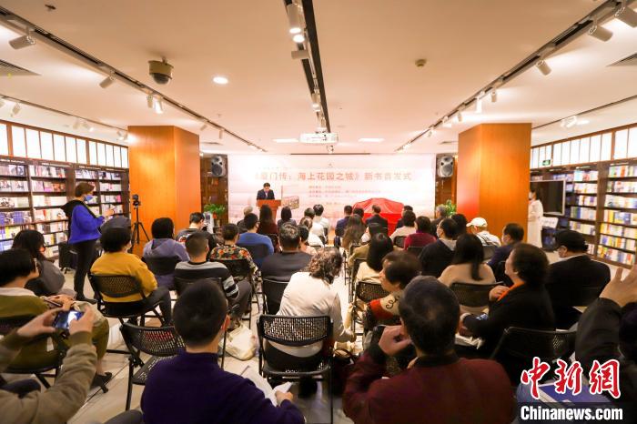 圖為首發(fā)儀式現(xiàn)場?！B門外圖供圖