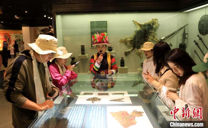 中國“土鄉(xiāng)”青?；ブh：土族故土園集中展示土族文化