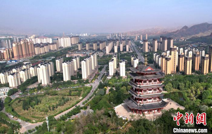 圖為“南涼古都”樂都朝陽山片區(qū)的今朝?！⊙Φ?攝