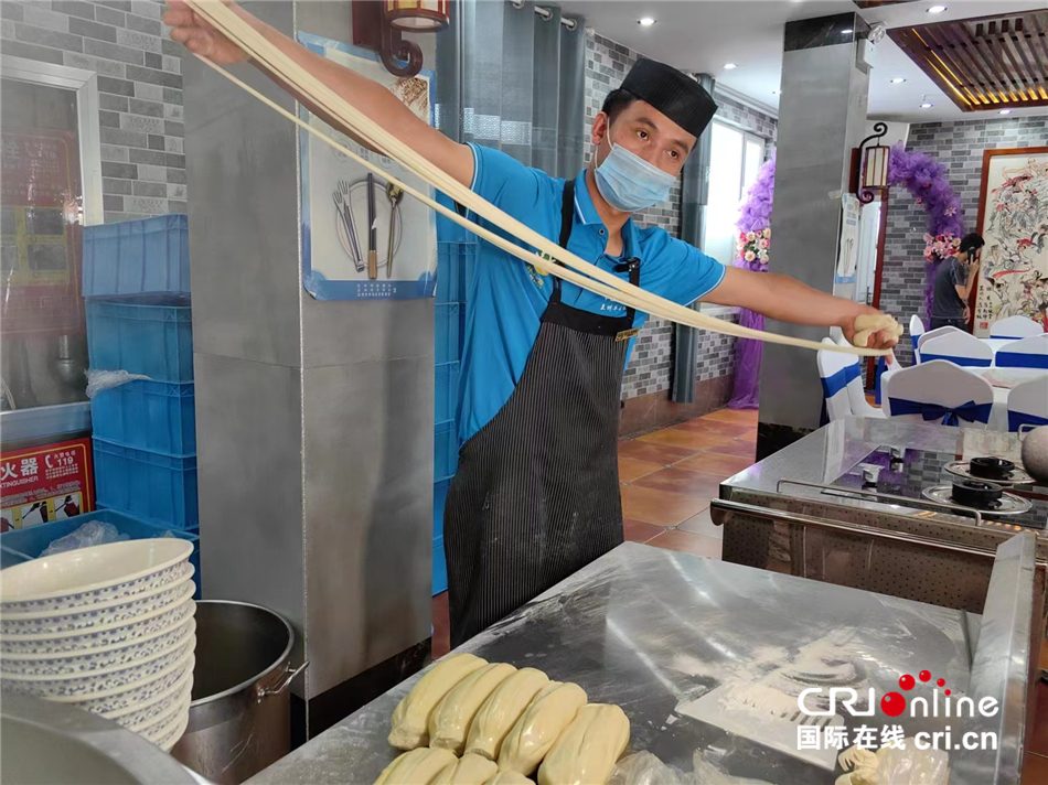 “絲路風(fēng)采 如意甘肅”海峽兩岸記者聯(lián)合采訪實錄一：蘭州之精美_fororder___172.100.100.3_temp_2_1_2_1_1_73ce002e-6ef6-49a2-b102-c0542b68d083