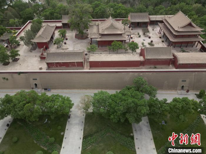 5月16日，航拍下的雷臺(tái)漢墓墓室入口。戴文昌　攝